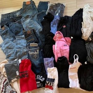 - SOLD - Women's Clothing Bundle! Size Medium